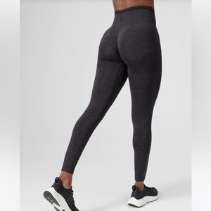NWOT Buffbunny BBL legging